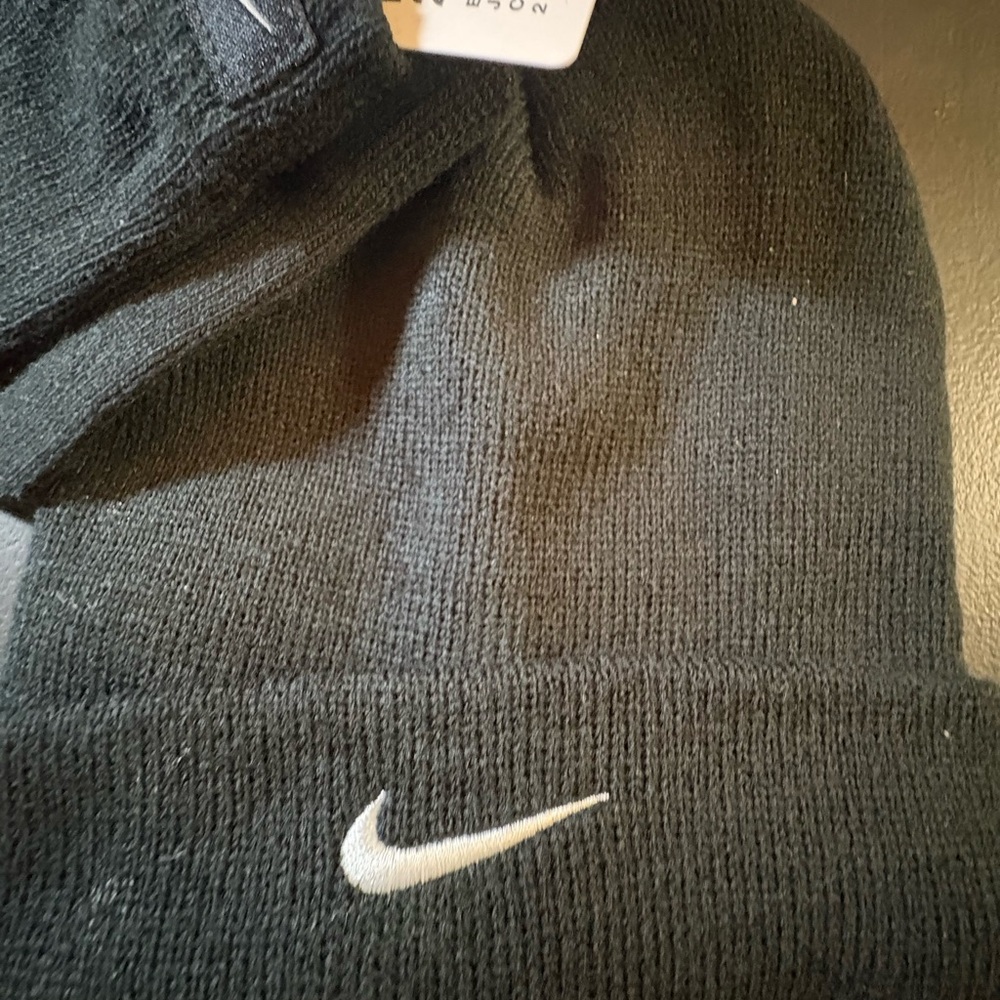 Nike Toddler Black Knit Beanie and Gloves Set fits‎ like 2/4T - Picture 3 of 8